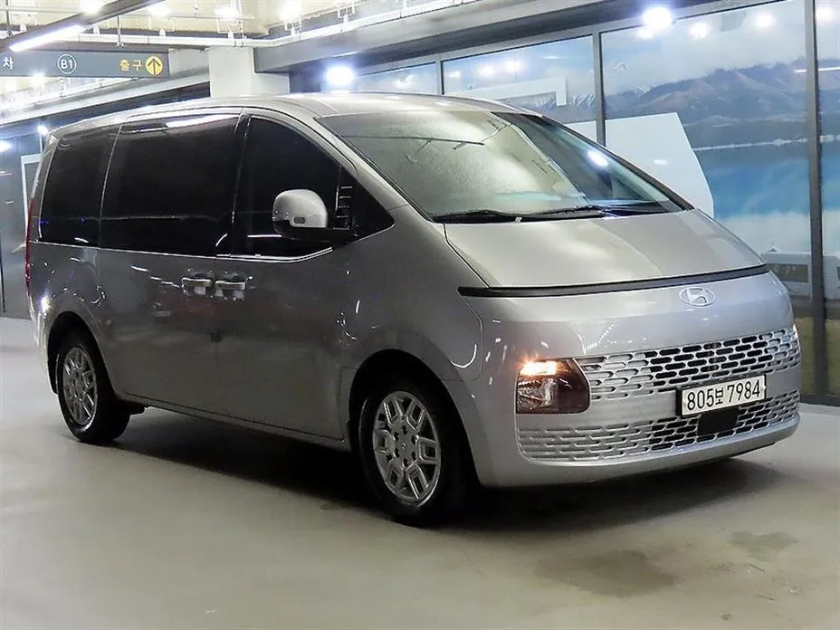 Hyundai Staria — фото 1