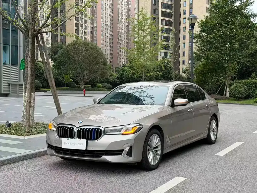 BMW 5 Series — фото 1