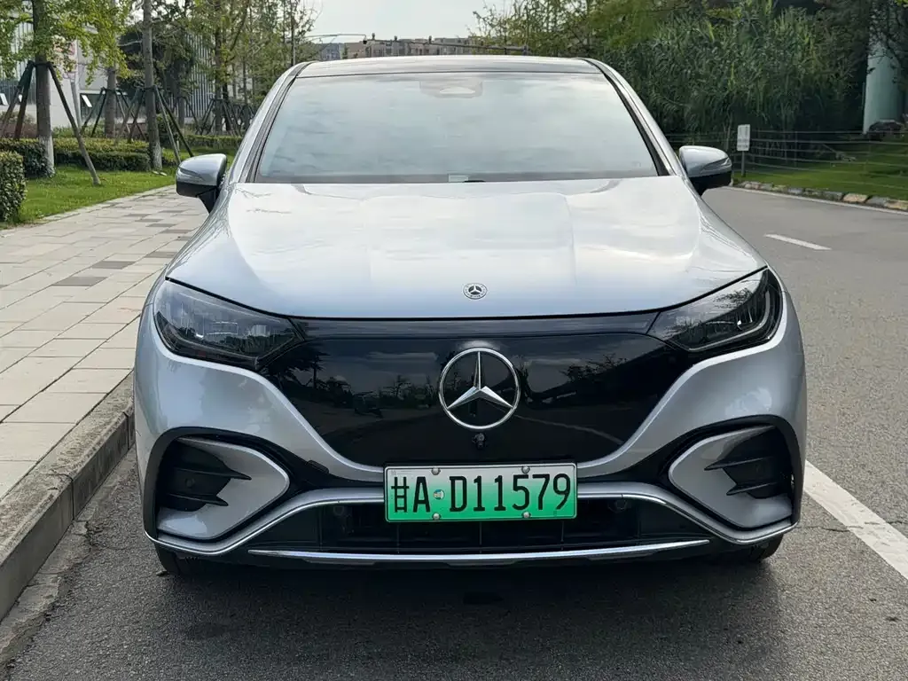 Mercedes-Benz EQE SUV — фото 7