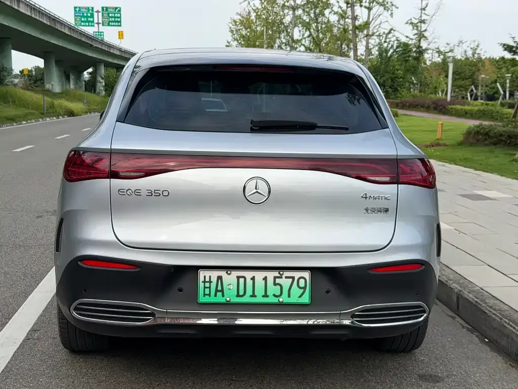 Mercedes-Benz EQE SUV — фото 3