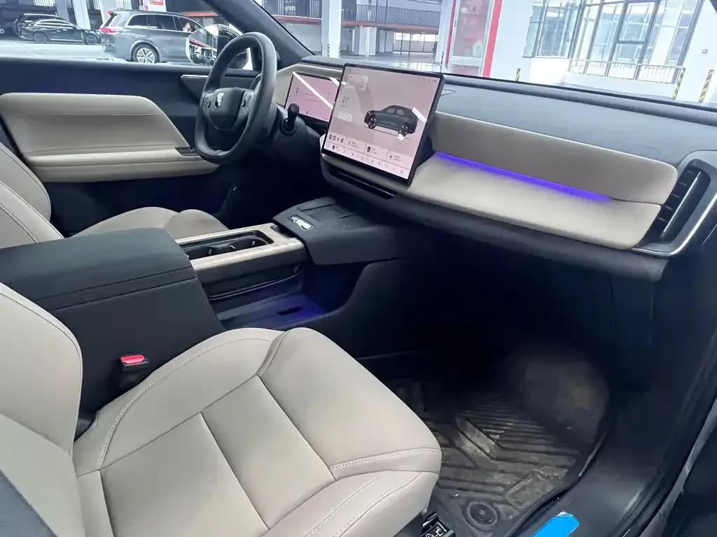 Volvo XC70 Plug-in Hybrid — фото 6