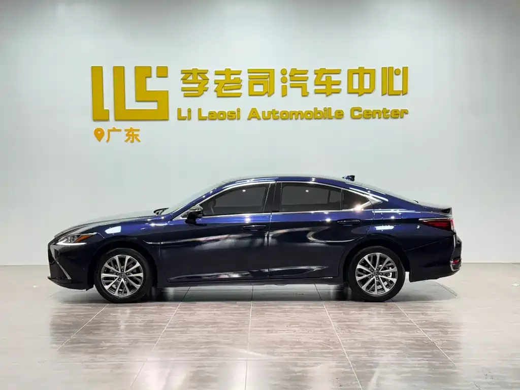 Lexus ES — фото 8