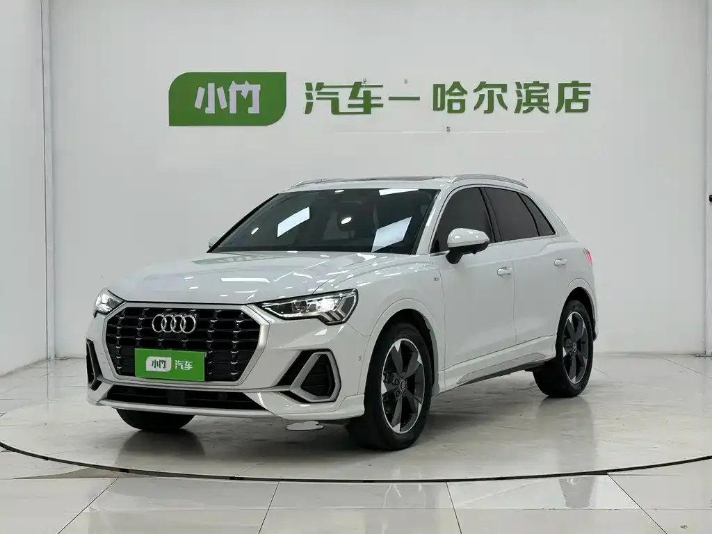 Audi Q3 — фото 1