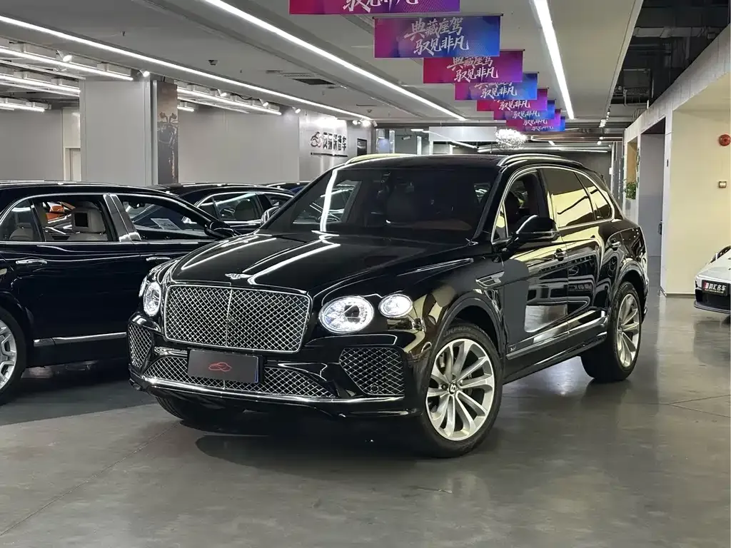Bentley Bentayga — фото 1