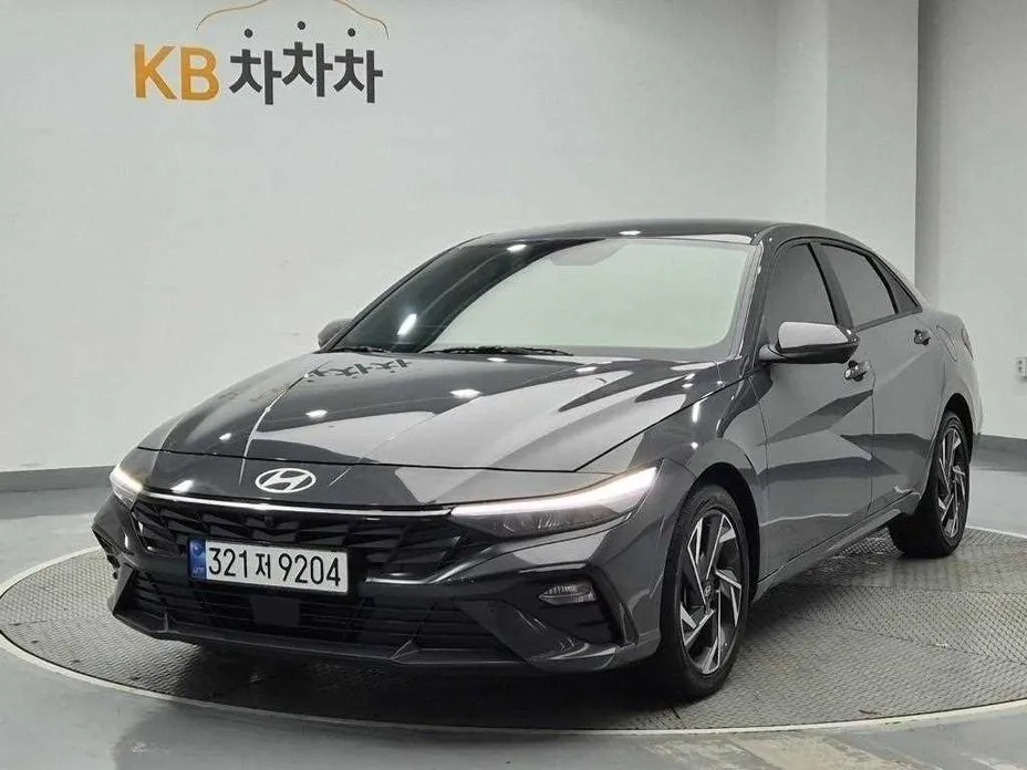 Hyundai AVANTE — фото 1