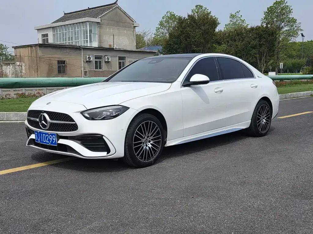 Mercedes-Benz C-Class — фото 1