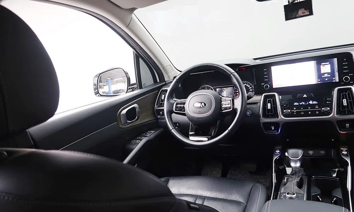 Kia Sorento — фото 7