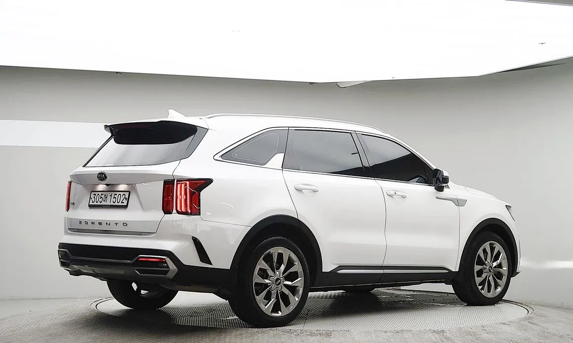 Kia Sorento — фото 9