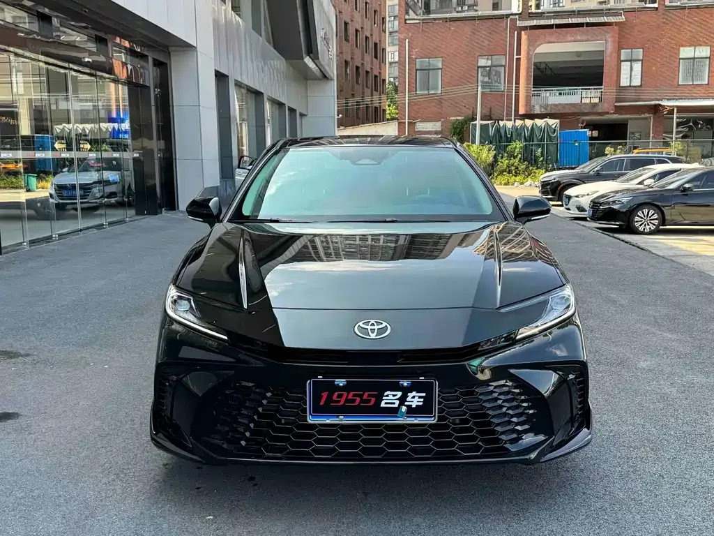 Toyota Camry — фото 7