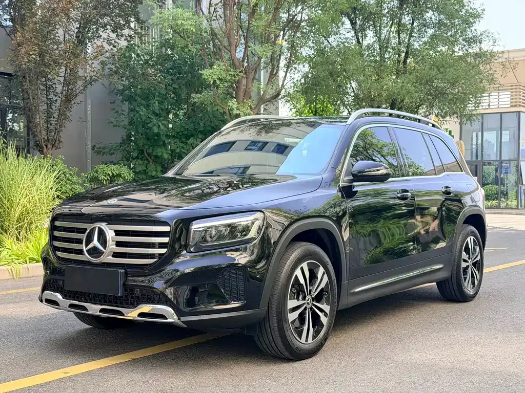 Mercedes-Benz GLB — фото 1