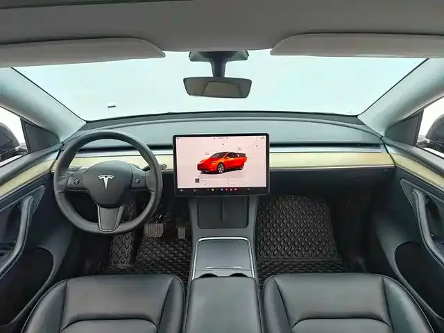 Tesla Model Y — фото 3
