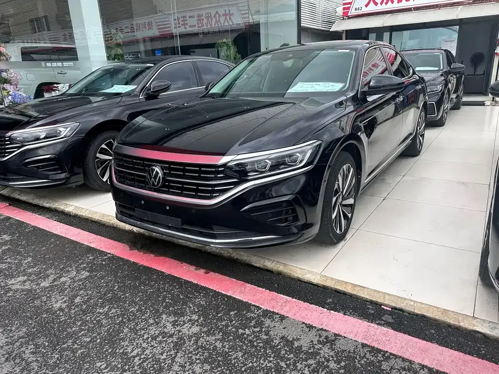 Volkswagen Passat — фото 1