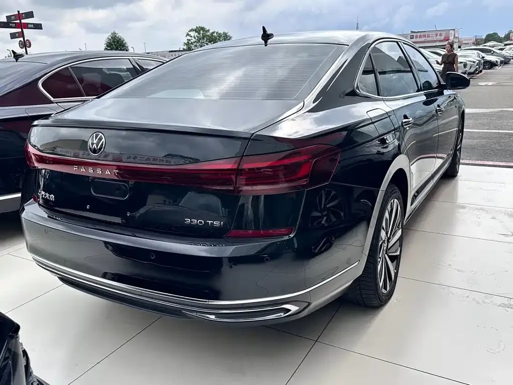 Volkswagen Passat — фото 7