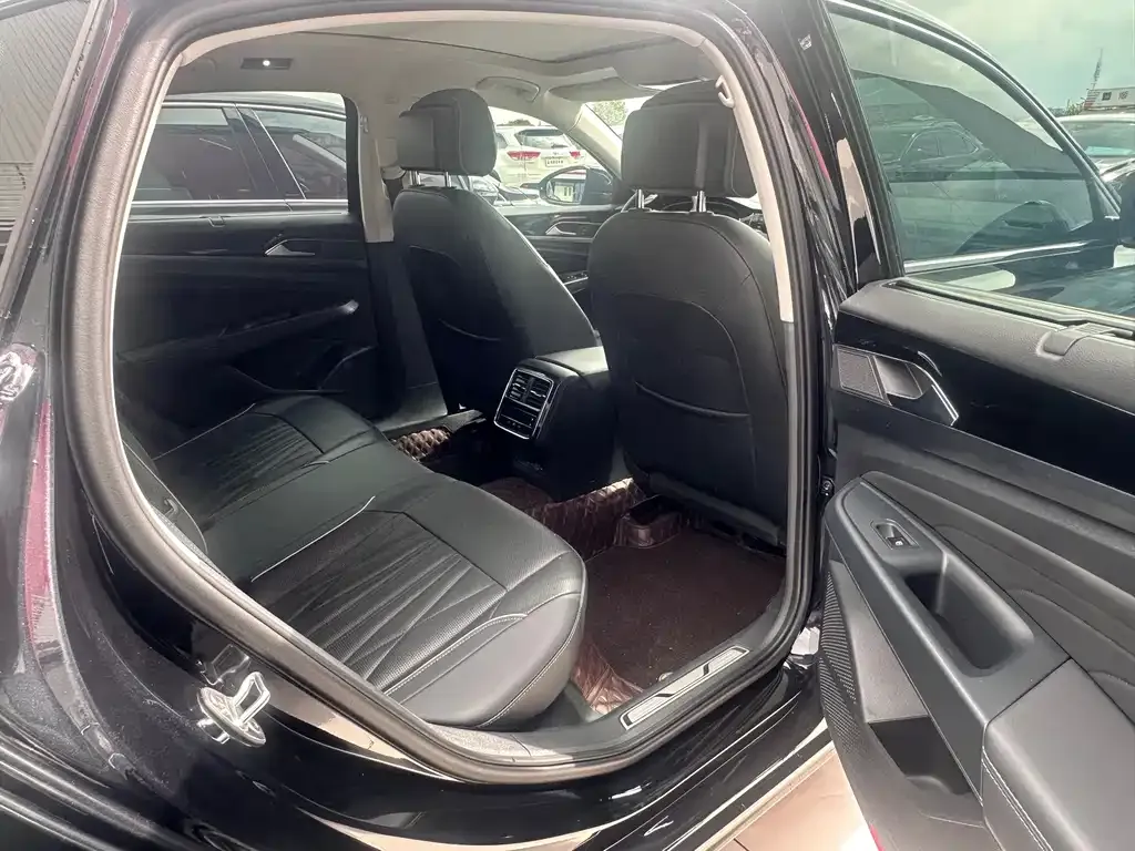 Volkswagen Passat — фото 4