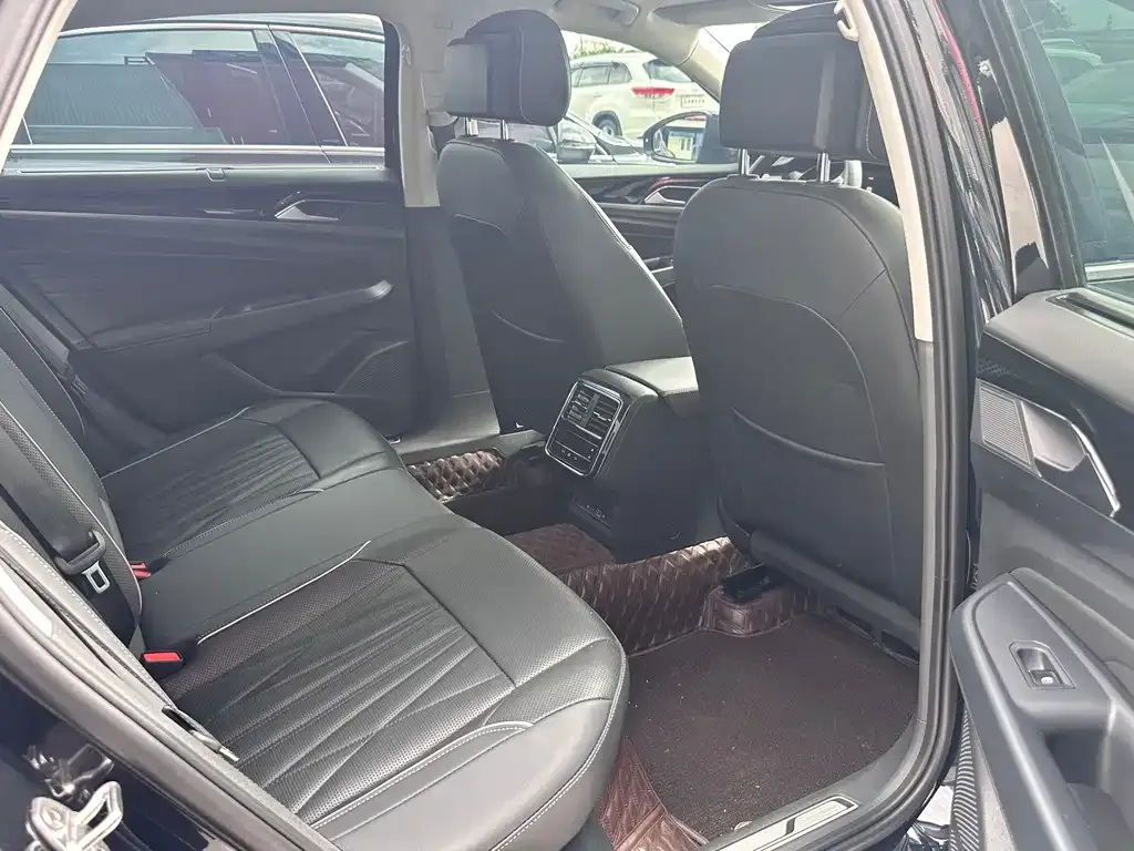 Volkswagen Passat — фото 5