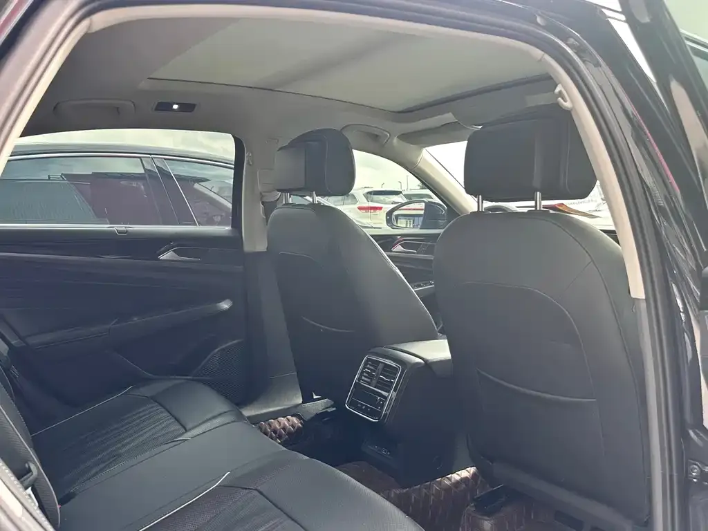 Volkswagen Passat — фото 9