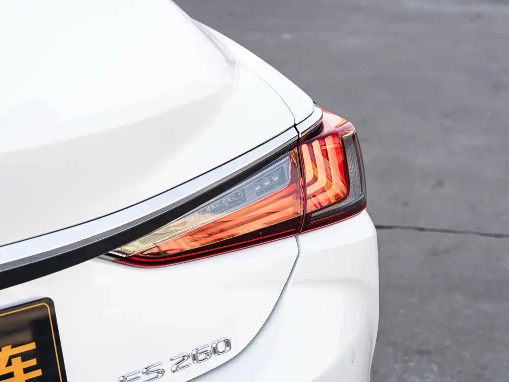 Lexus ES — фото 2
