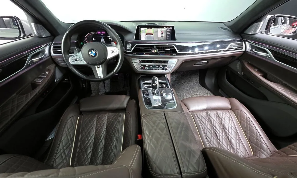 BMW 7-Series — фото 10
