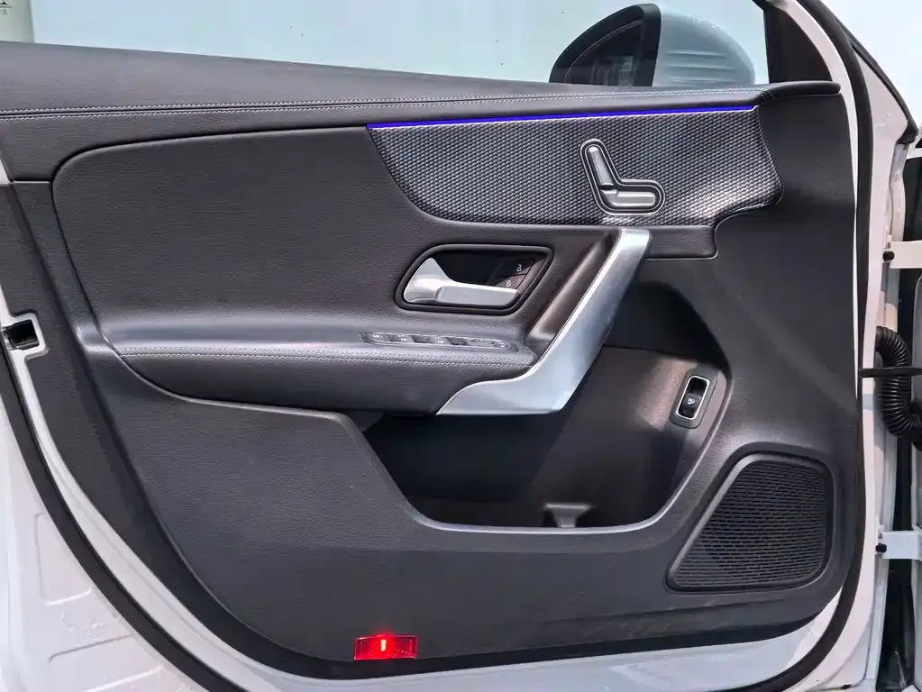 Mercedes-Benz A-Class — фото 10