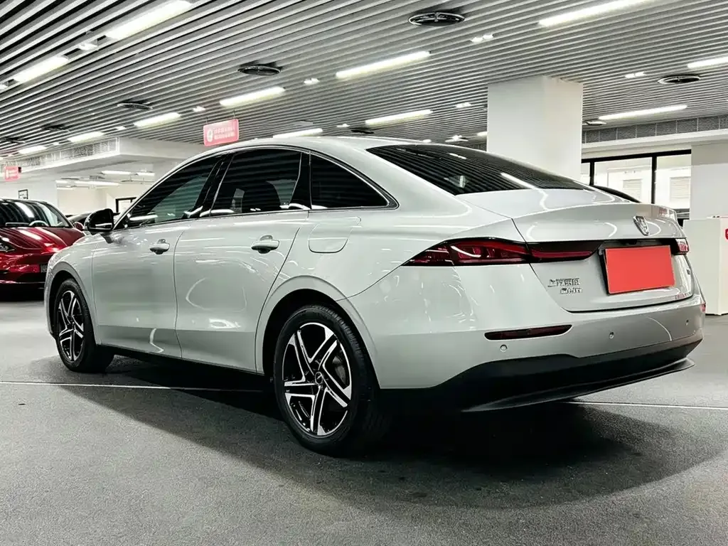 Roewe D7 — фото 9