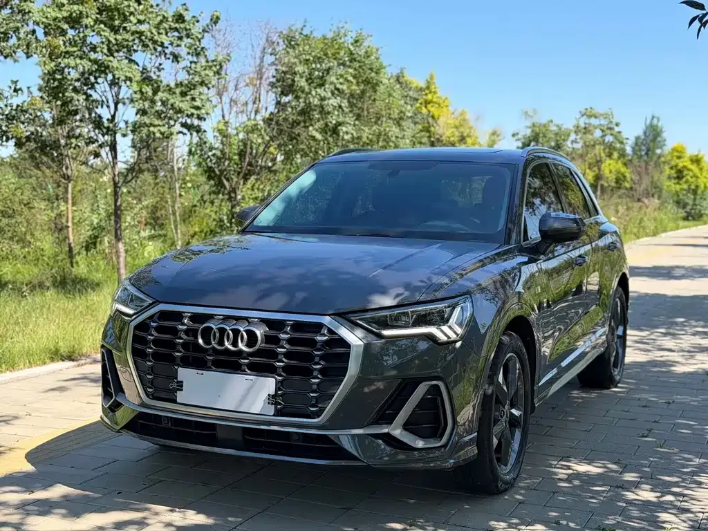 Audi Q3 — фото 1