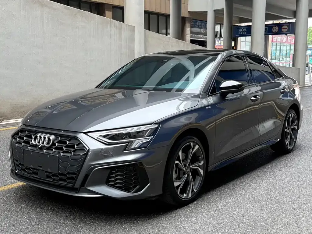 Audi A3 — фото 1