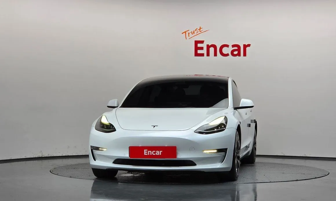 Tesla Model 3 — фото 2