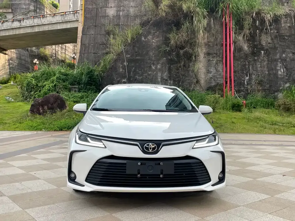 Toyota Corolla — фото 9