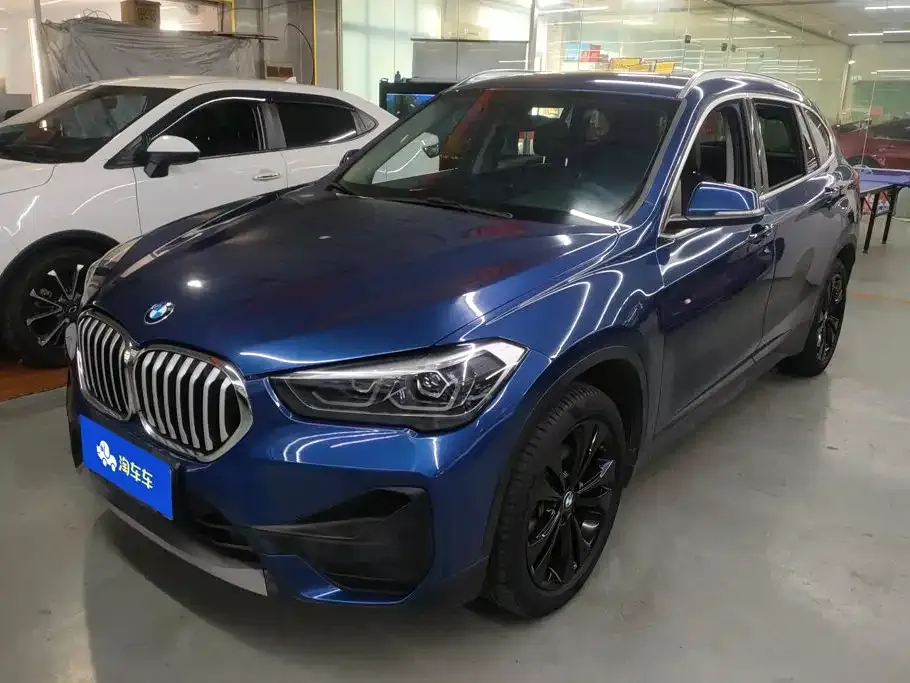 BMW X1 — фото 1