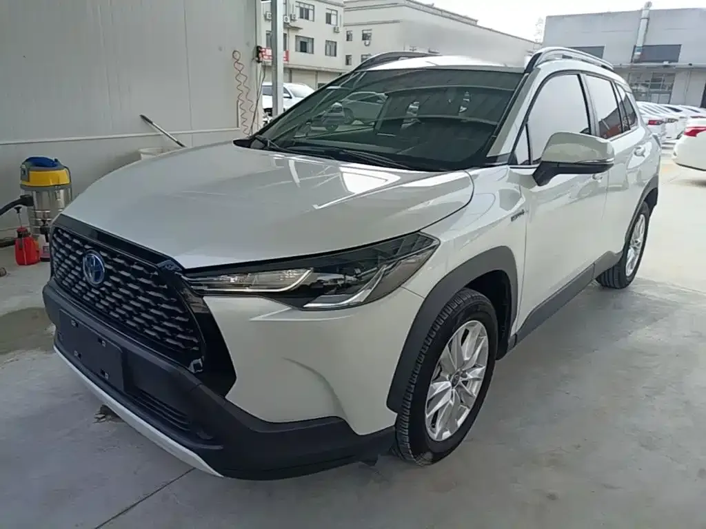Toyota Corolla Cross — фото 1