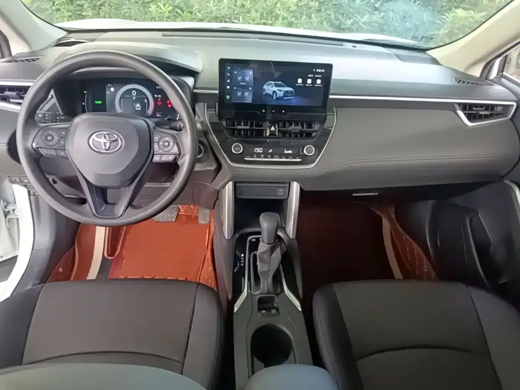 Toyota Corolla Cross — фото 4