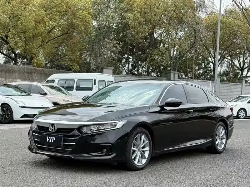 Honda Accord — фото 1