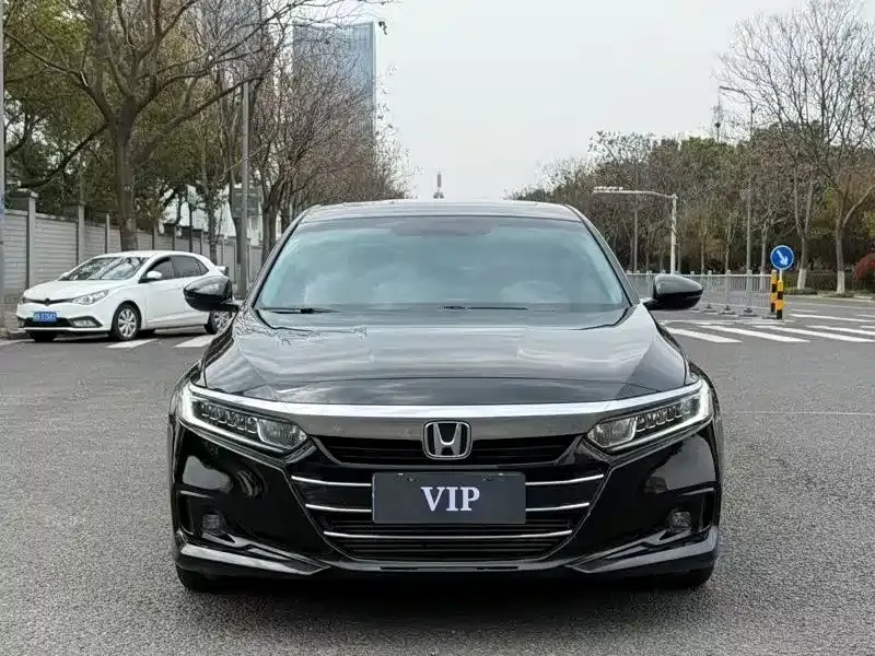 Honda Accord — фото 9
