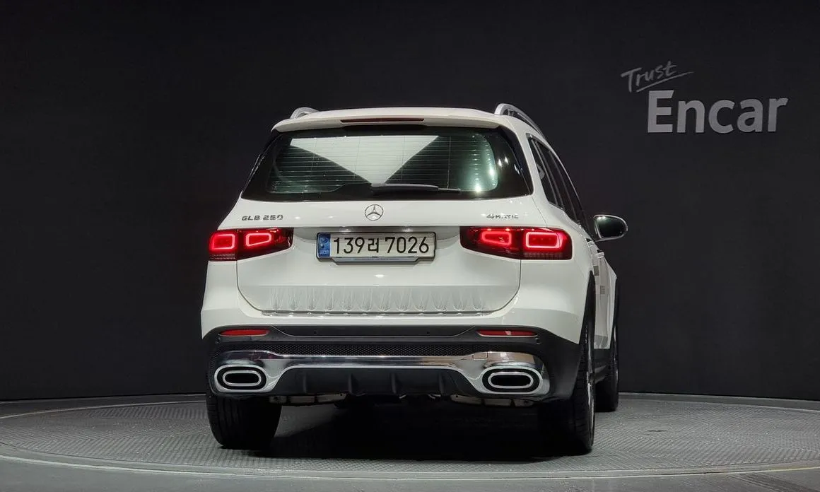 Mercedes-Benz GLB-Class — фото 4