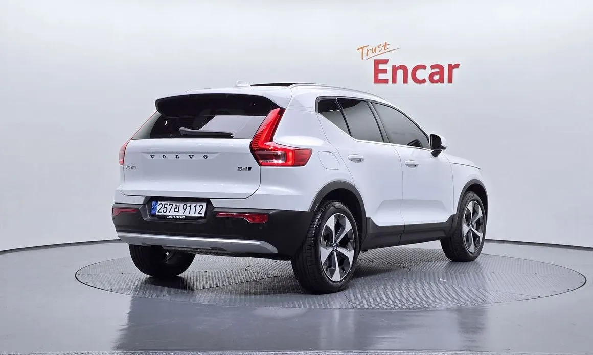 Volvo XC40 — фото 2