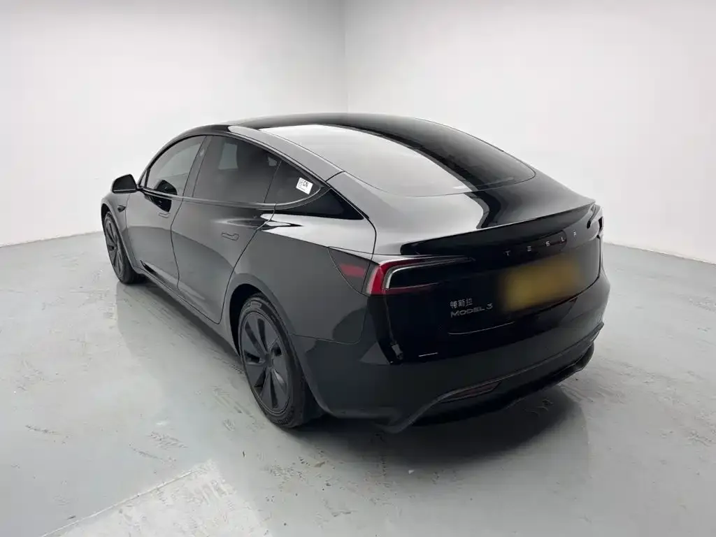 Tesla Model 3 — фото 3