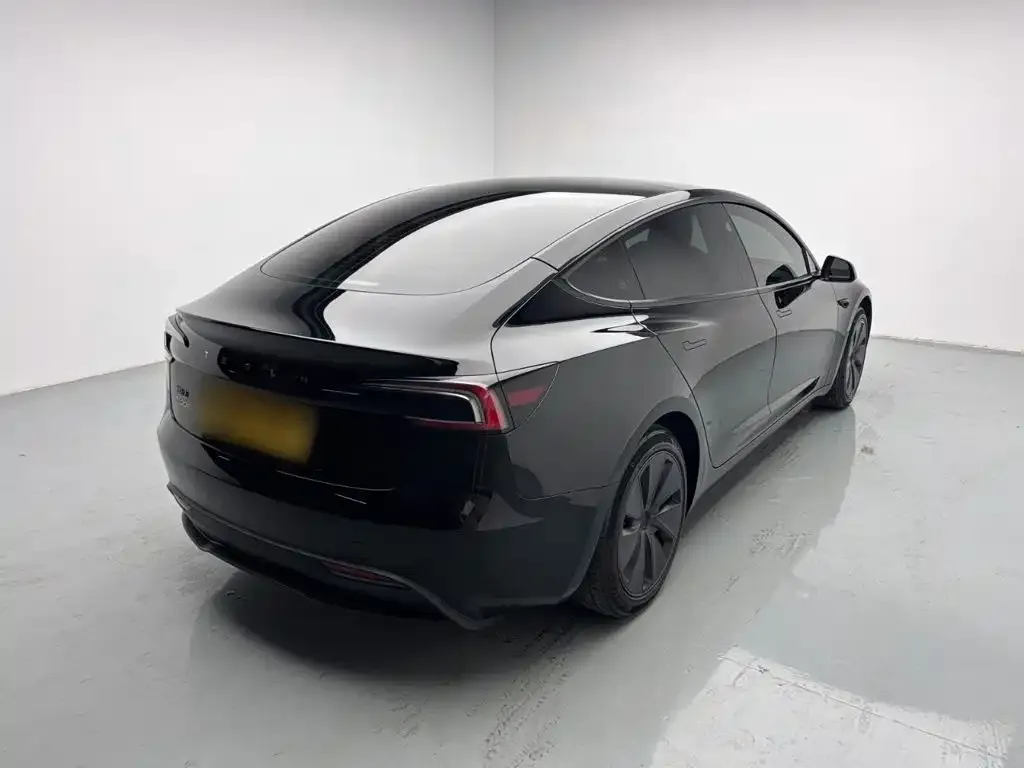 Tesla Model 3 — фото 2
