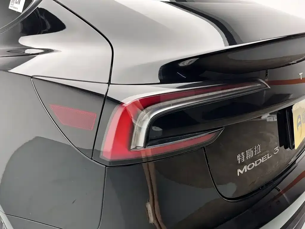 Tesla Model 3 — фото 6