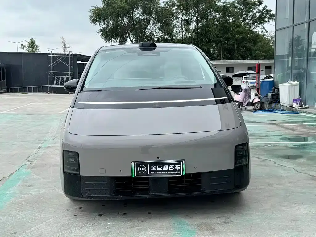 Li Auto MEGA — фото 6
