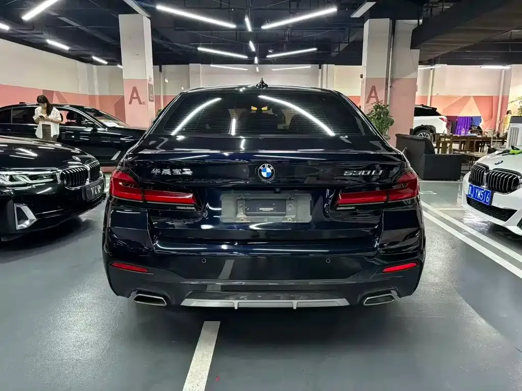 BMW 5 Series — фото 2