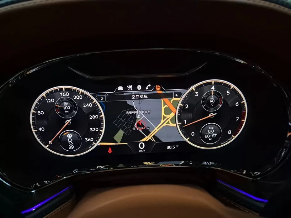 Bentley Flying Spur — фото 2