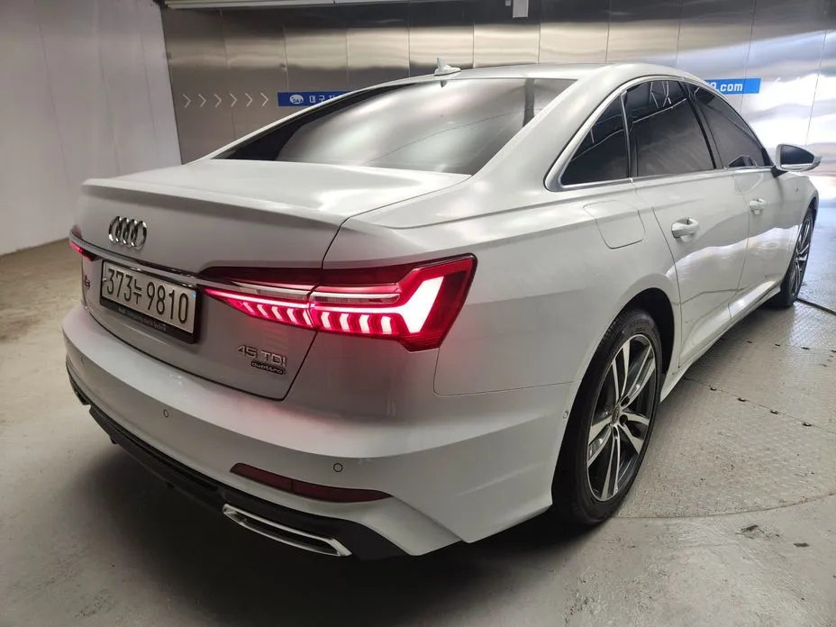Audi A6 — фото 8
