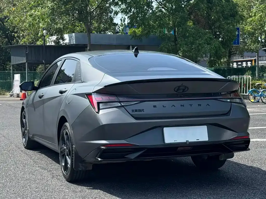 Hyundai Elantra — фото 7