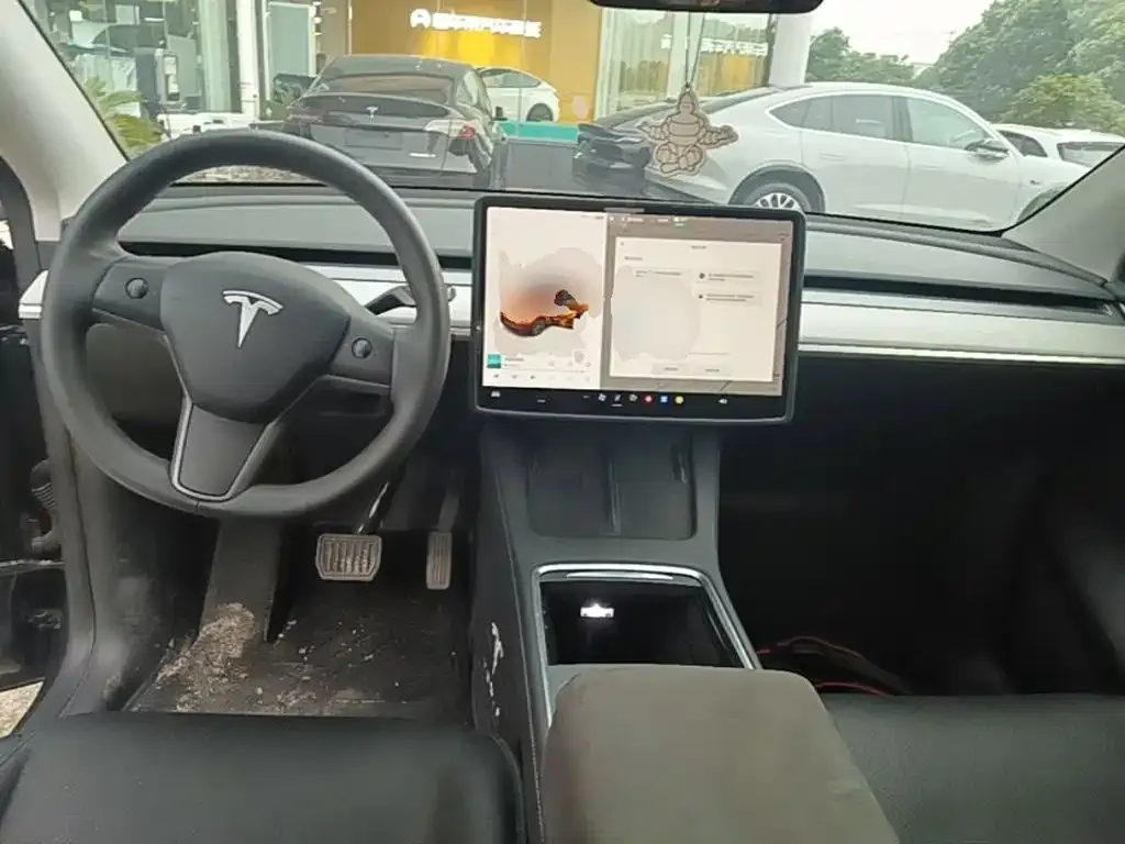 Tesla Model Y — фото 7
