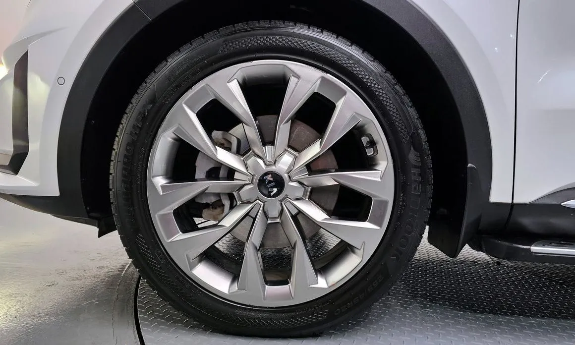 Kia Sorento — фото 8