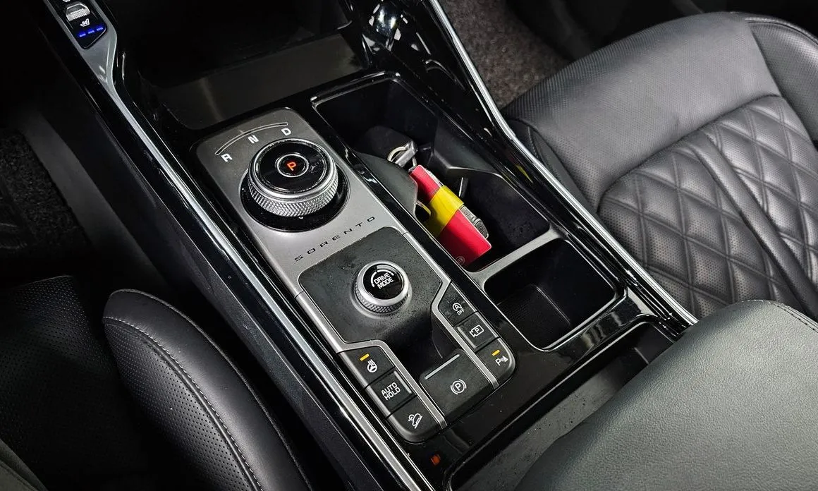 Kia Sorento — фото 6
