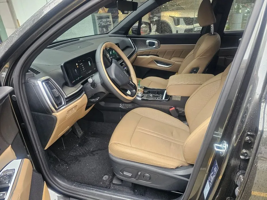 Kia Sorento — фото 10