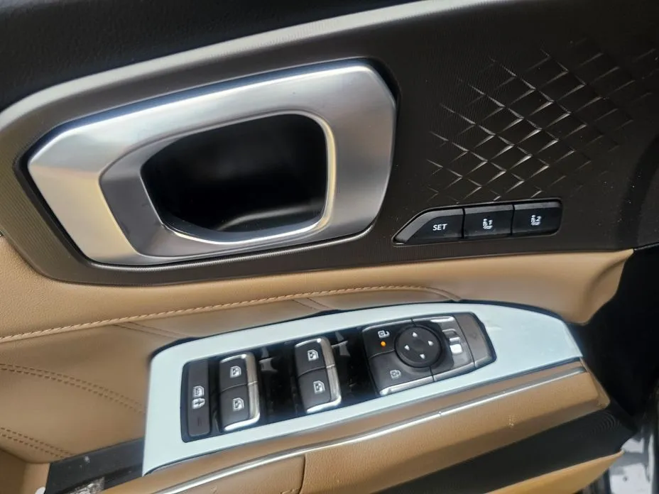 Kia Sorento — фото 7