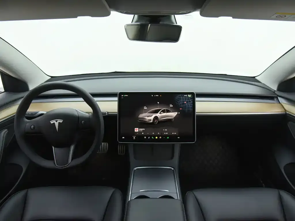 Tesla Model 3 — фото 9