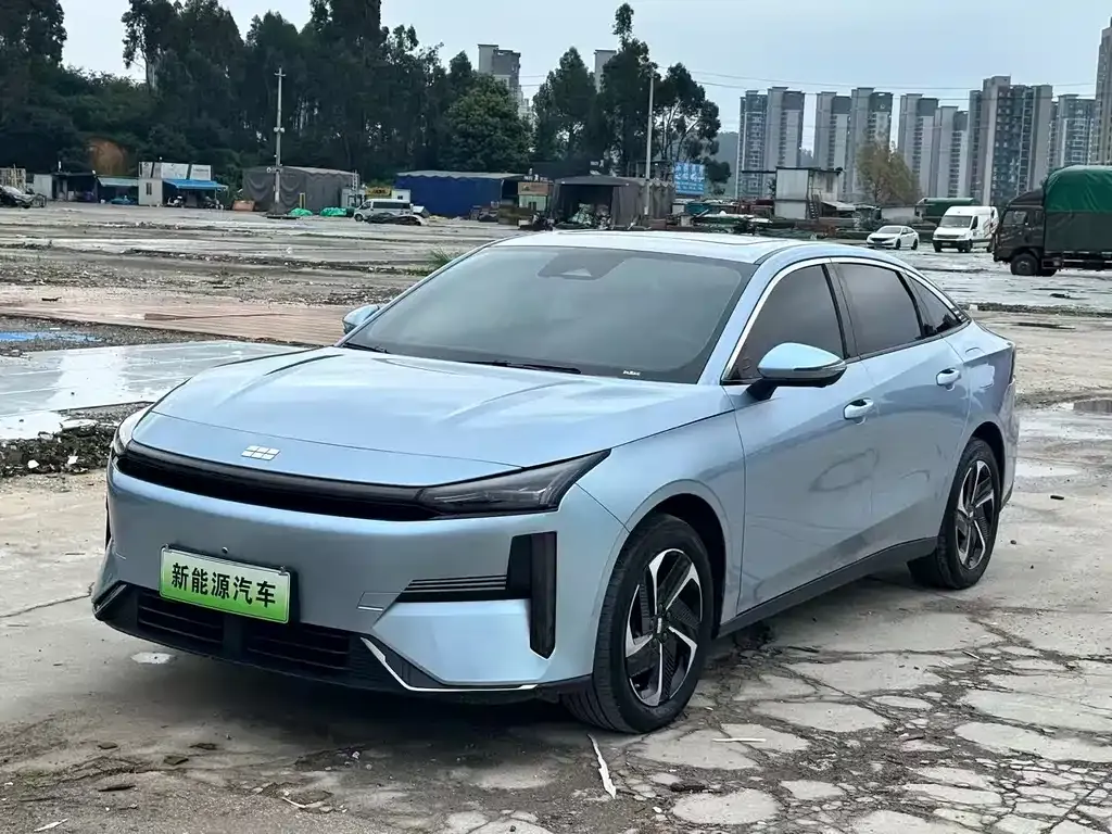 Geely Galaxy L6 — фото 1